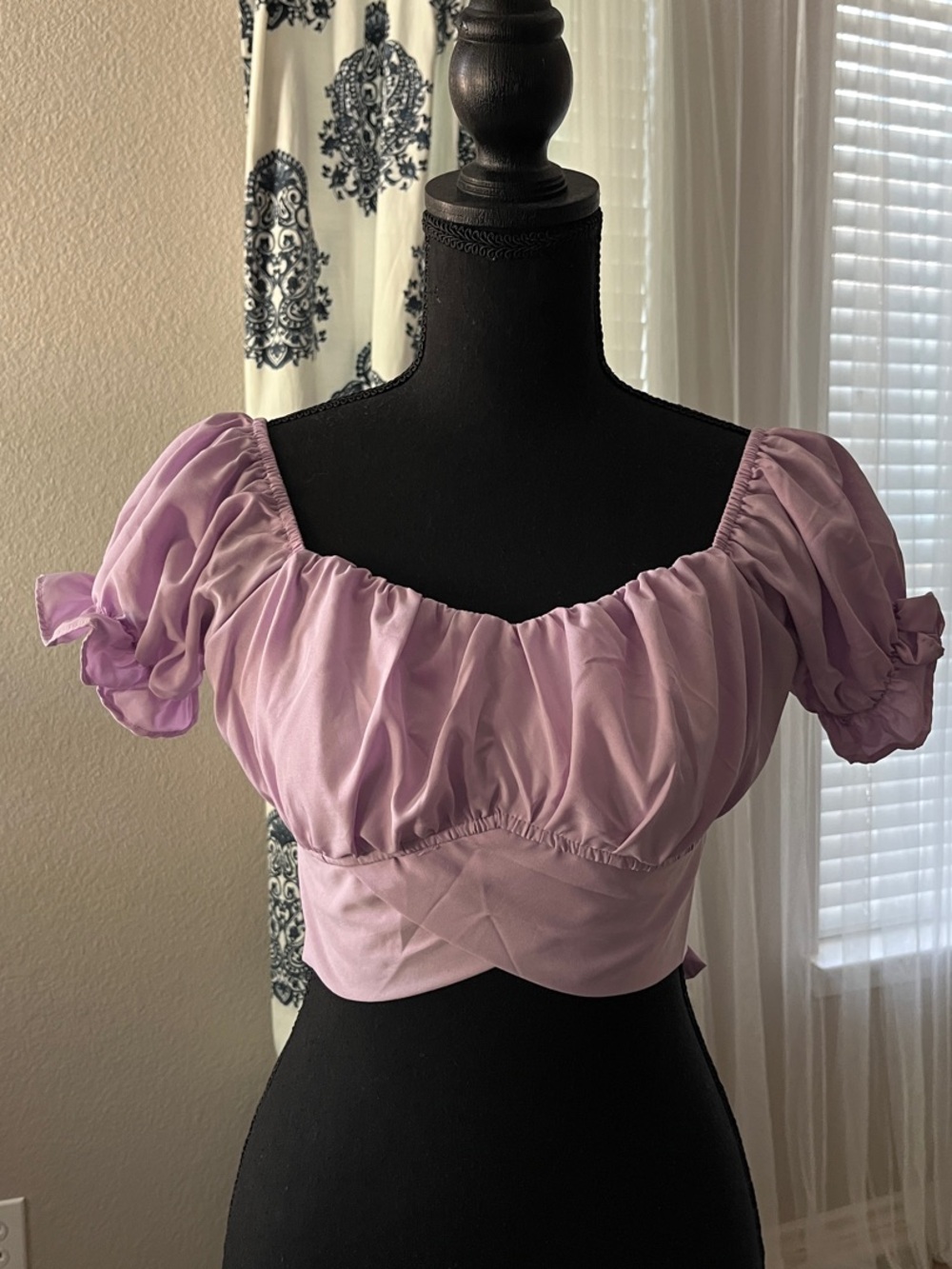 Lyaner Lilac Puff-Sleeve Cropped Top with Sweetheart Neckline Sz S  Boho